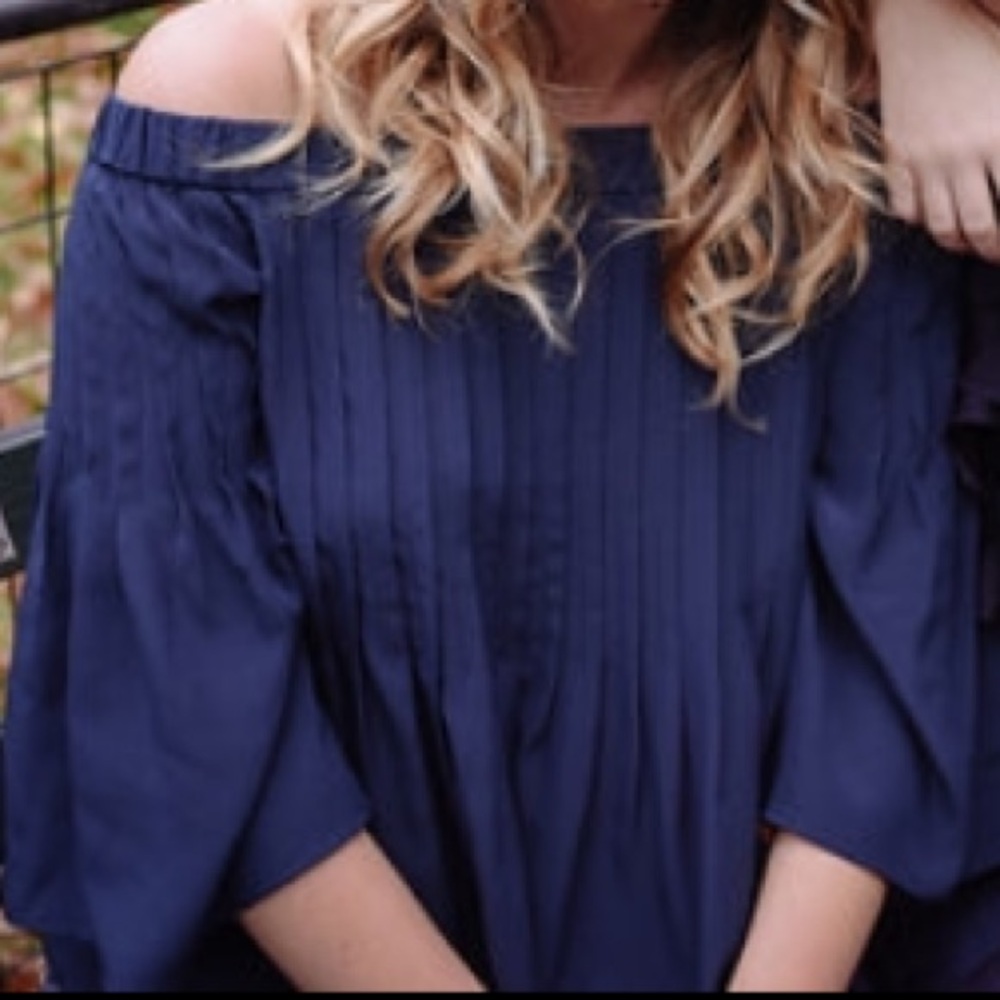Tibi Navy Off-Shoulder Blouse. Size 4. Great Condition.